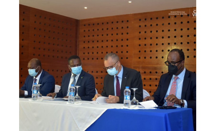 Banco Mundial financia projecto que prevê a construção de quatro centrais solares fotovoltaicas em Cabo Verde