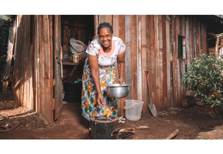 Nova parceria visa promover investimento em mercados de cozinha limpa em África