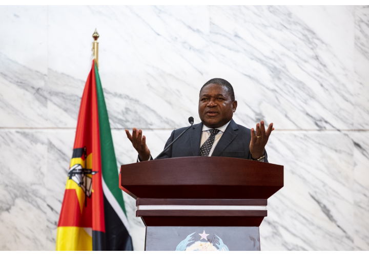 Mozambican president inaugurates the country's largest solar power plant